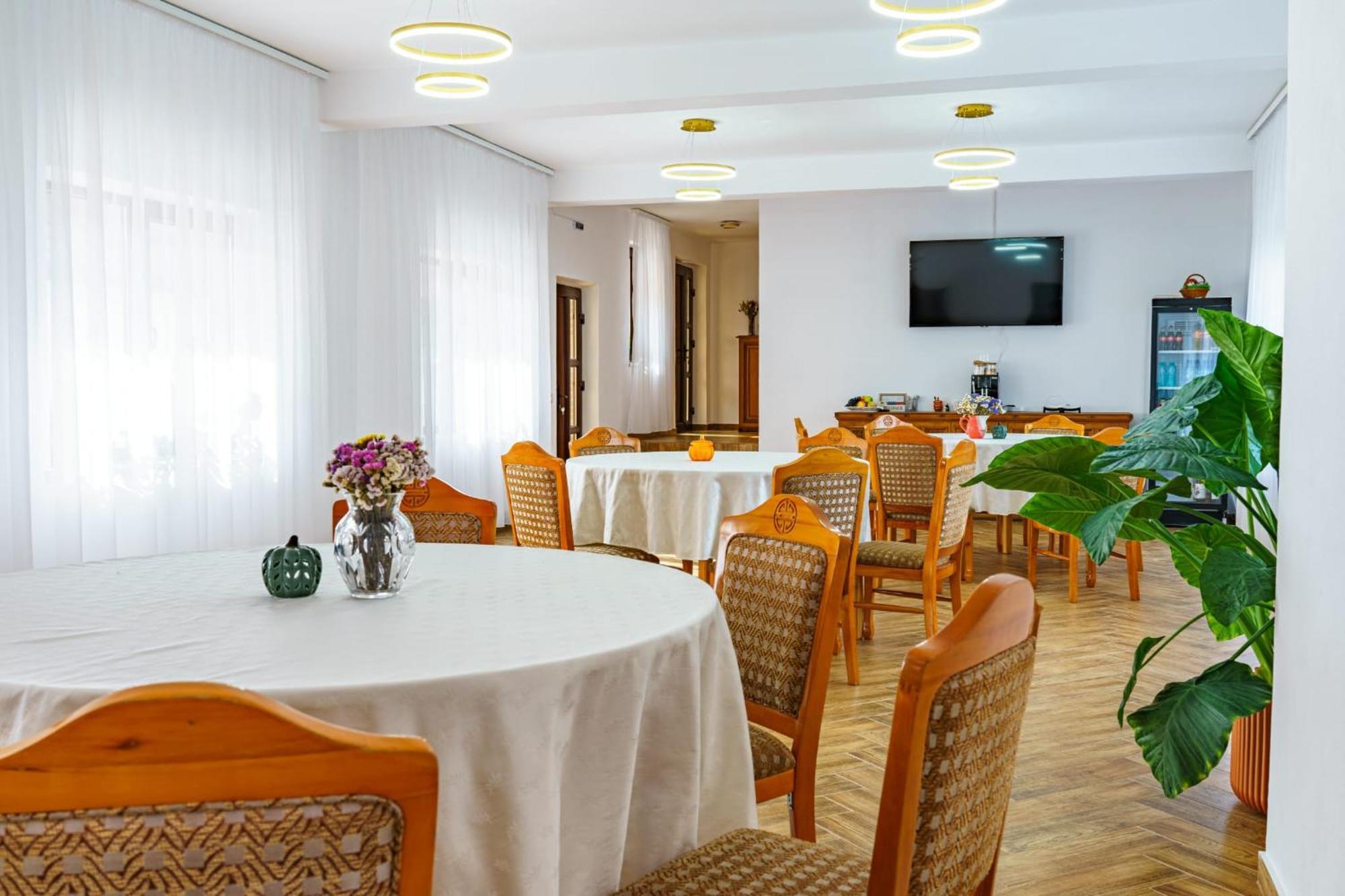 Casa Zuz Voronet Hotel Gura Humorului Buitenkant foto